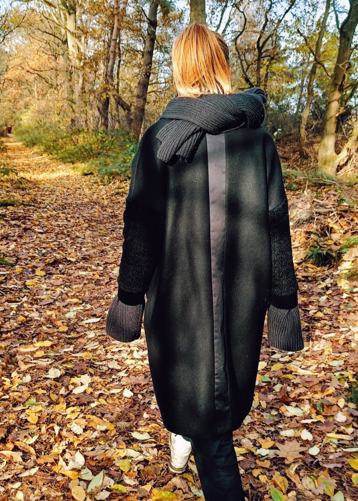 FRIEDA COAT MATTELASSÉ BLACK - LIMITED EDITION